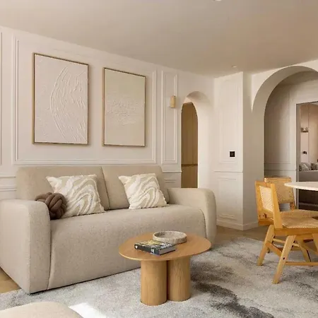 Lägenhet Chic With Ac 3br 6p Palais Garnier Paris